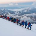 高齢者にとって安全な登山装備とウェア選びのポイント