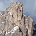 春山登山に最適なウェアの選び方とレイヤリングテクニック徹底解説