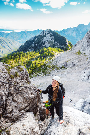 日帰り登山と縦走登山で異なる初心者装備リスト比較
