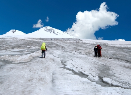 日本の登山で人気の高カロリー非常食と選び方のポイント