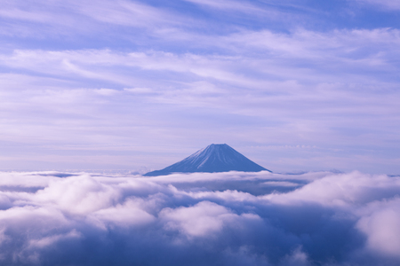 山ガール・山男子の登山ファッション発信とコミュニティ形成