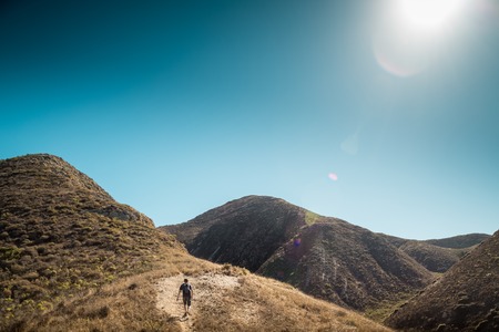 強い紫外線から身を守るための夏山登山グッズ