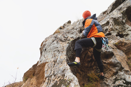 遭難時における冷静な行動と心理コントロール法